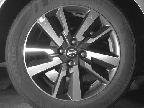 Used 2025 Nissan Versa SV image 15