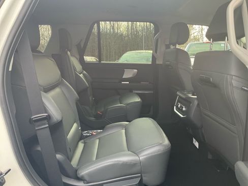 New 2026 Ford Expedition Active image 13