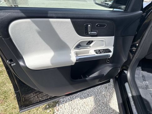 Used 2023 Mercedes-Benz GLB 250 4MATIC image 18