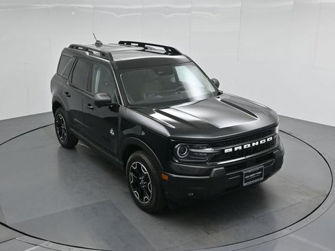 Certified 2025 Ford Bronco Sport Outer Banks w/ Outer Banks Tech Package+ AWD/4WD image 40