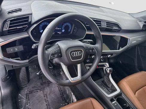 Used 2023 Audi Q3 2.0T Premium w/ Convenience Package AWD/4WD image 9