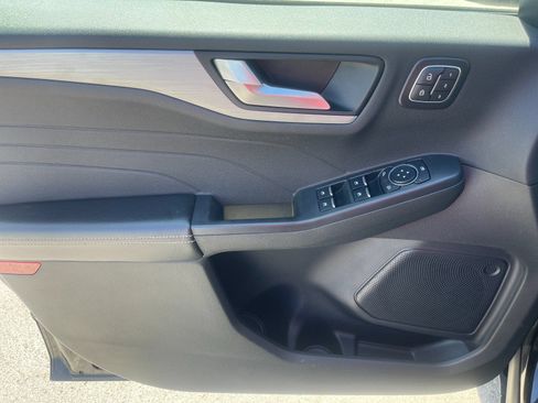 Used 2024 Ford Escape Platinum AWD/4WD image 12