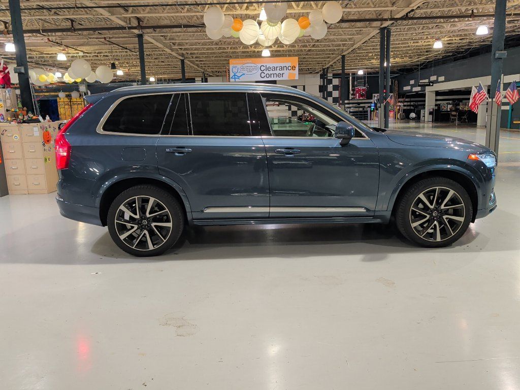 Used 2023 Volvo XC90 B6 Plus AWD/4WD image 12