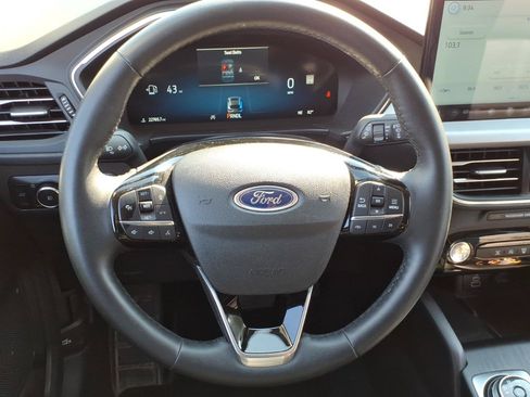 Used 2025 Ford Escape Platinum AWD/4WD image 12