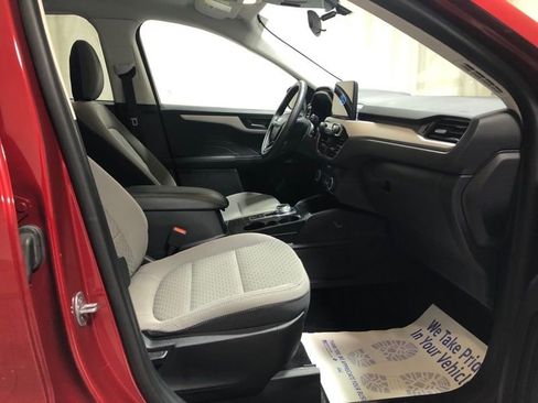 Used 2022 Ford Escape SE w/ Cold Weather Package image 12