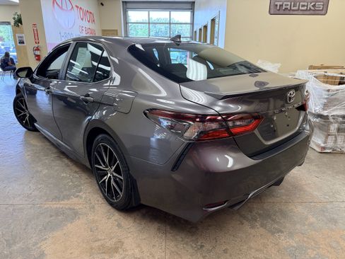 Used 2023 Toyota Camry SE FWD image 12