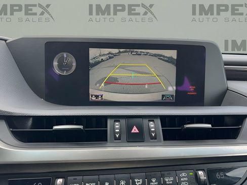 Used 2021 Lexus ES 300h w/ Premium Package image 21