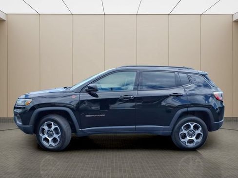 Used 2022 Jeep Compass Trailhawk w/ Trailhawk Convenience Group AWD/4WD image 11