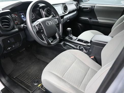 Used 2022 Toyota Tacoma SR image 9