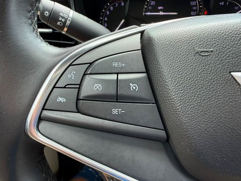 Used 2018 Cadillac XT5 FWD image 32