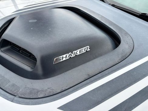 Used 2016 Dodge Challenger R/T image 10