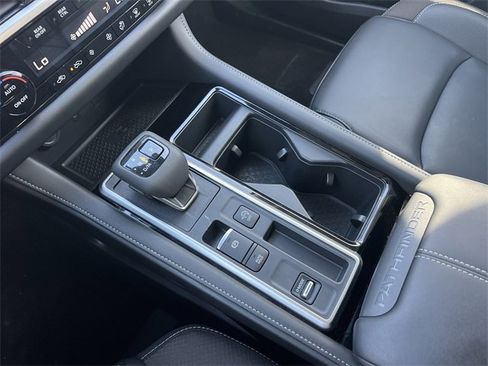 Certified 2025 Nissan Pathfinder SL w/ SL Premium Package image 9