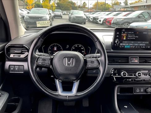 Used 2023 Honda Pilot EX-L image 8