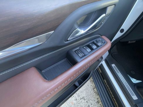 Used 2024 GMC Yukon Denali Ultimate image 24