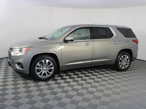 Used 2018 Chevrolet Traverse Premier image 2