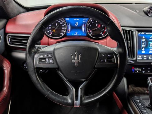 Used 2020 Maserati Levante GranLusso AWD/4WD image 32
