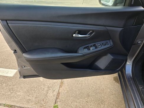 Used 2024 Nissan Sentra SV image 11