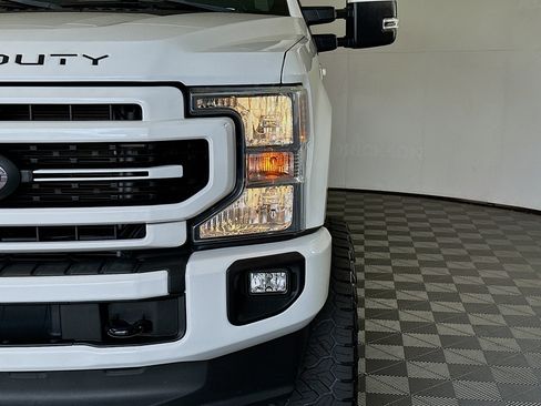 Used 2022 Ford F250 Lariat image 9