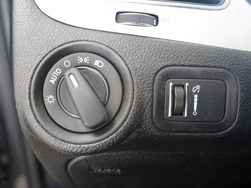 Used 2019 Dodge Journey SE FWD image 24