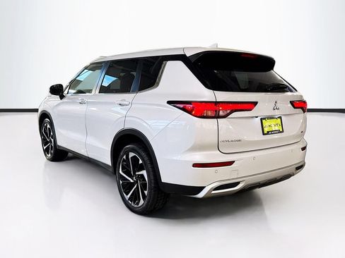 Used 2024 Mitsubishi Outlander SE AWD/4WD image 7