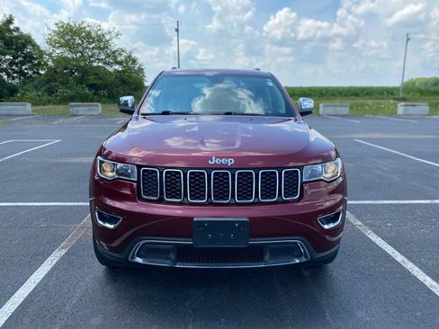 Used 2018 Jeep Grand Cherokee Limited AWD/4WD image 2