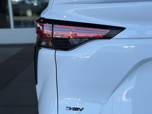 New 2026 Toyota Sienna XSE FWD image 10