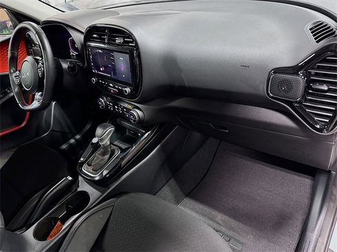 Used 2023 Kia Soul GT-Line image 32