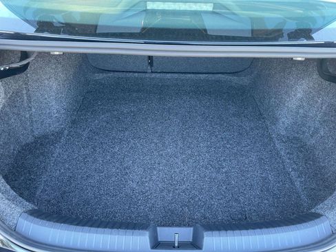 Used 2025 Volkswagen Jetta SE image 31