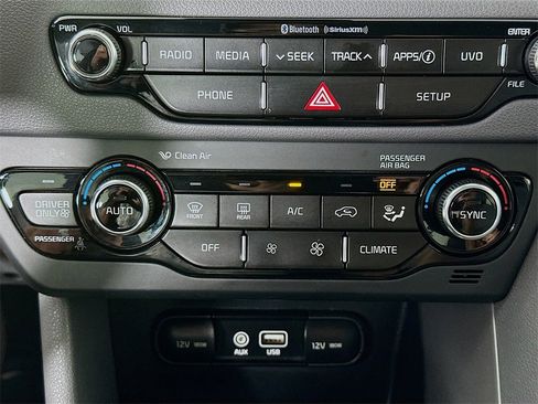 Used 2017 Kia Niro LX image 18