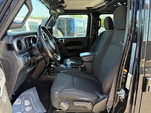 Used 2022 Jeep Gladiator Sport AWD/4WD image 13