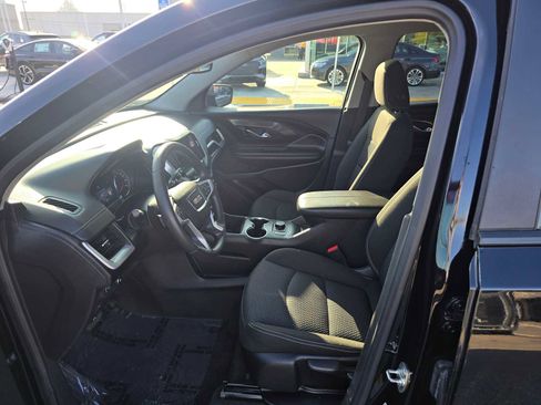Used 2024 GMC Terrain SLE image 22