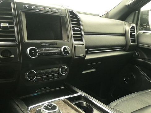 Used 2020 Ford Expedition Limited w/ Equipment Group 301A image 14