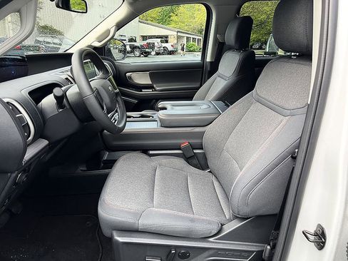 Used 2025 Ford Expedition Max Active AWD/4WD image 11