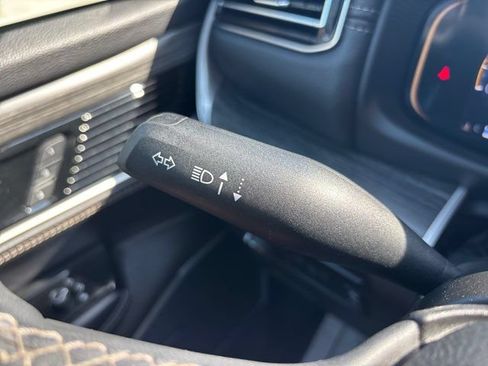 Used 2024 Jeep Wagoneer Series II w/ Flexible Seating Group RWD image 53
