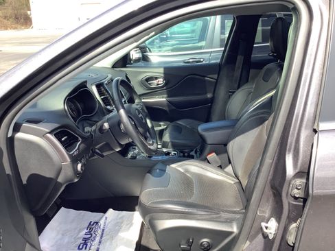 Used 2019 Jeep Cherokee Limited AWD/4WD image 6