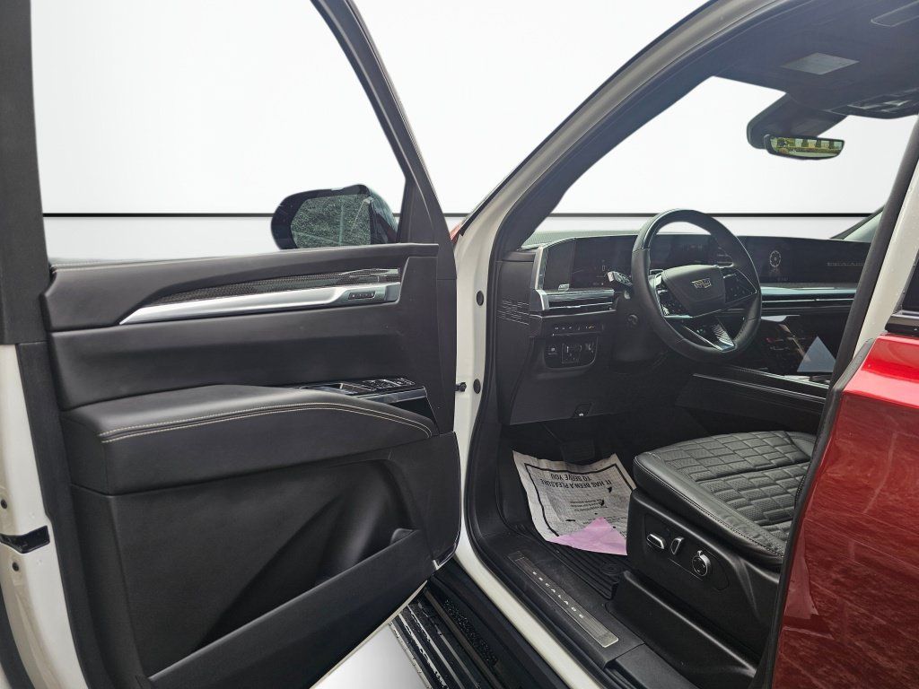 Used 2025 Cadillac Escalade V AWD/4WD image 23