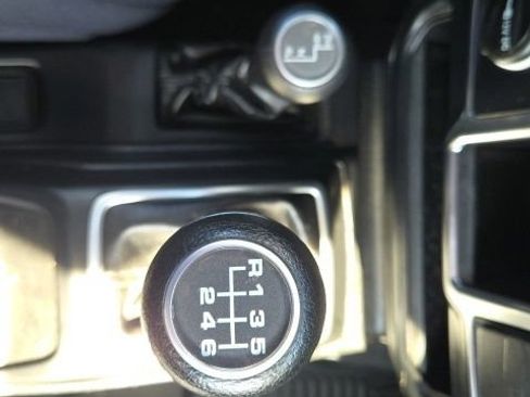 Used 2019 Jeep Wrangler Sport AWD/4WD image 36
