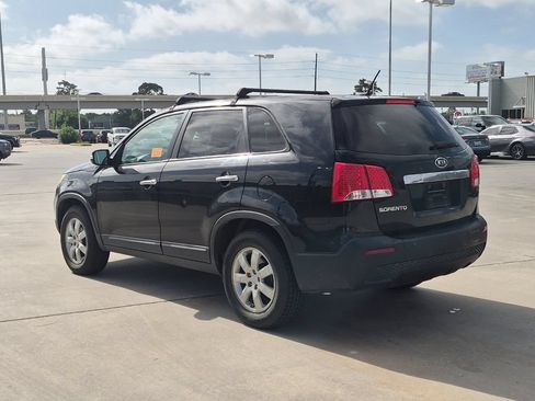 Used 2011 Kia Sorento 2WD image 3