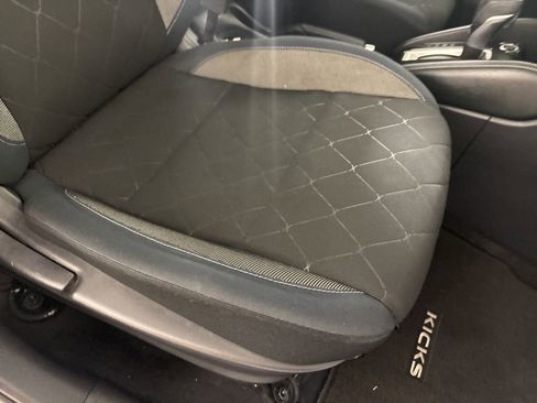 Used 2018 Nissan Kicks SV w/ Exterior Package image 27