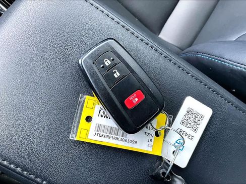 Used 2019 Toyota Prius Limited FWD image 15
