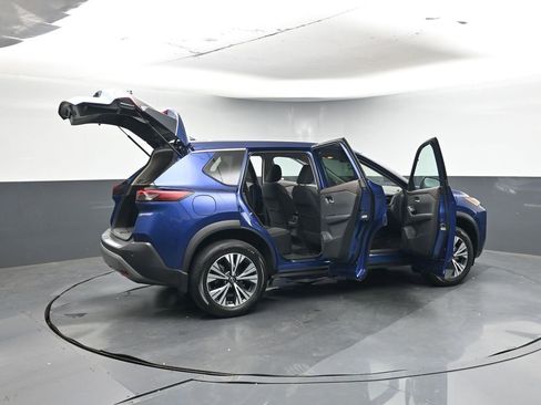Used 2022 Nissan Rogue SV image 47