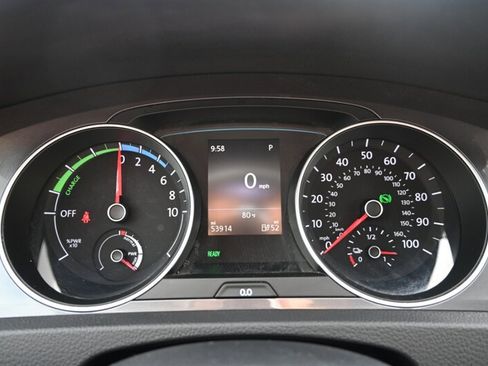 Used 2016 Volkswagen e-Golf SE w/ DC Fast Charging Package image 26