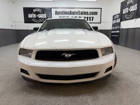 Used 2011 Ford Mustang Premium w/ 201A Rapid Spec Order Code RWD image 5