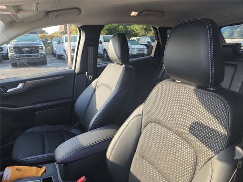 New 2026 Ford Escape SE image 14