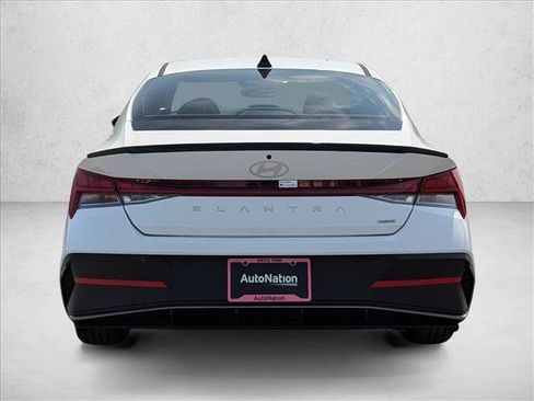 Used 2025 Hyundai Elantra SEL FWD image 7