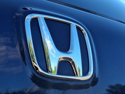 Used 2016 Honda Pilot Touring image 29