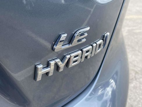 Used 2024 Toyota Corolla LE AWD/4WD image 9