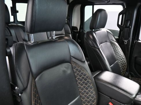 Used 2022 Jeep Gladiator Overland image 40