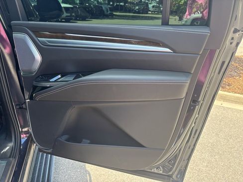 Certified 2026 Cadillac Escalade ESV Platinum Sport w/ LPO, ONYX Package AWD/4WD image 24