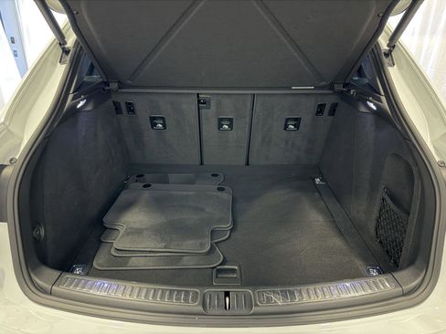 Certified 2023 Porsche Macan S image 28